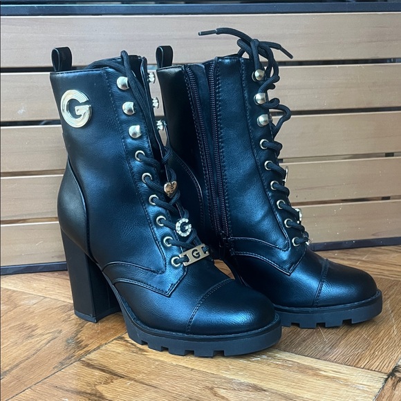 GBG Los Angeles Black Lace-Up Chunky Heel Ankle Boots with Gold G - Picture 3 of 4